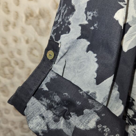 Soft Surroundings Blue Tuberosa Floral Blouse Roll Tab Sleeve Top Size 3X Plus - Picture 4 of 9